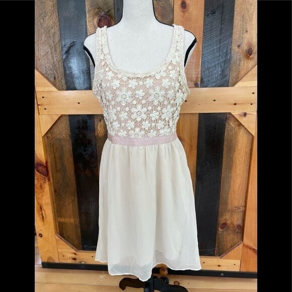 AEO crochet layered lace hi-lo sheer chiffon dress - Picture 2 of 9